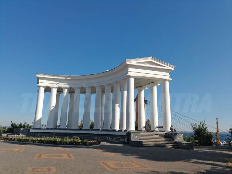 Palace-of-count-Vorontson-ukraine_web